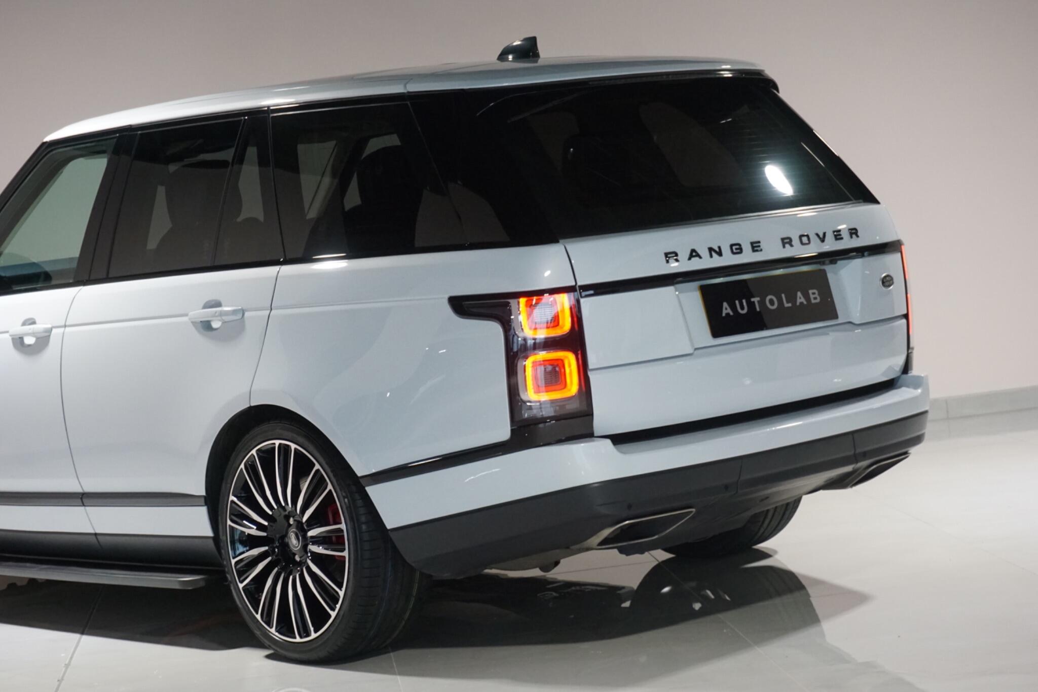 Land Rover Range Rover 2.0 P400e 13.1kWh Vogue SUV 5dr Petrol Plug-in Hybrid Auto 4WD Euro 6 (s/s) (404 ps)